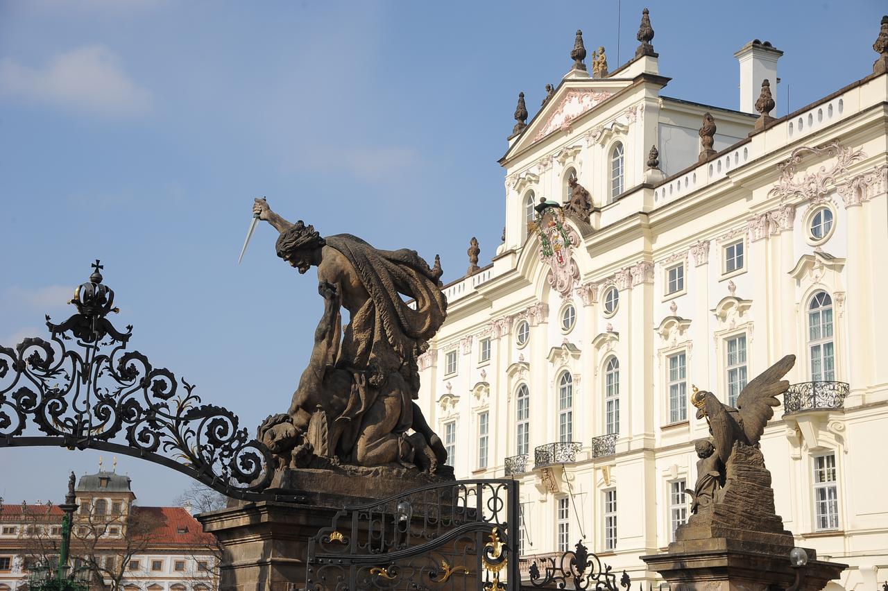 Karlova Apartment Praha Bagian luar foto