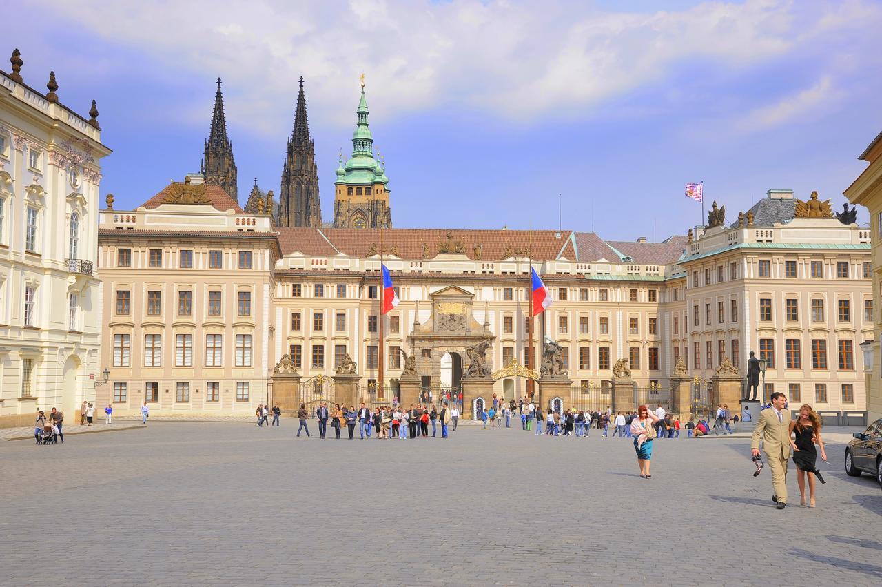 Karlova Apartment Praha Bagian luar foto